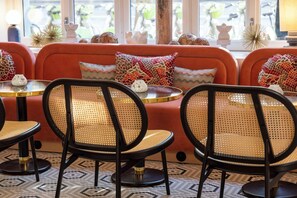 Kawasan tempat duduk lobi