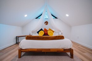 2 bedrooms, desk, free WiFi, bed sheets