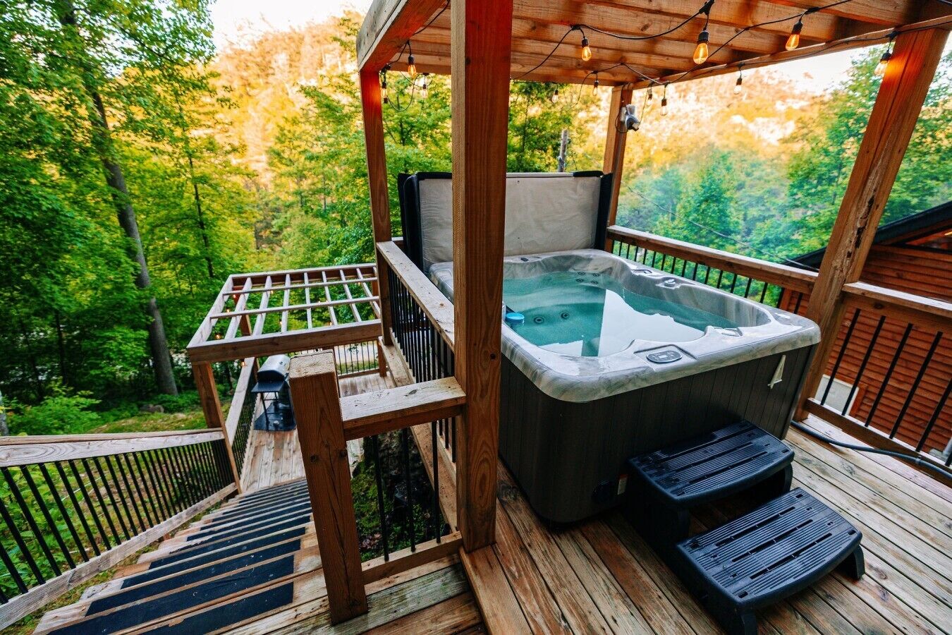 Outdoor spa tub