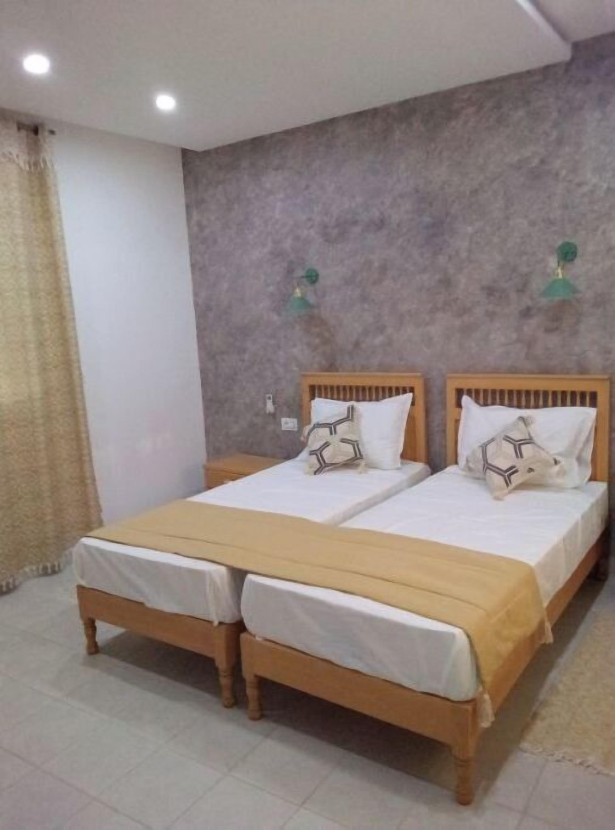 3 bedrooms, bed sheets