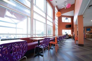 Dining - Omaha Zoo Hotel (Omaha)