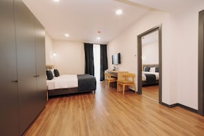 Deluxe Dual Room | Laptop workspace, soundproofing, free WiFi, bed sheets