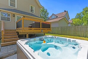 Terrace/patio - Mini Midtown Martini - Hot Tub + King Bed(s) (Kansas City)