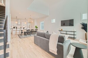TV - 23- Sleek Modern Home- The Music City Collection (Berry Hill)