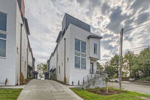 Exterior - 26- New! Modern Home- The Music City Collection (Berry Hill)