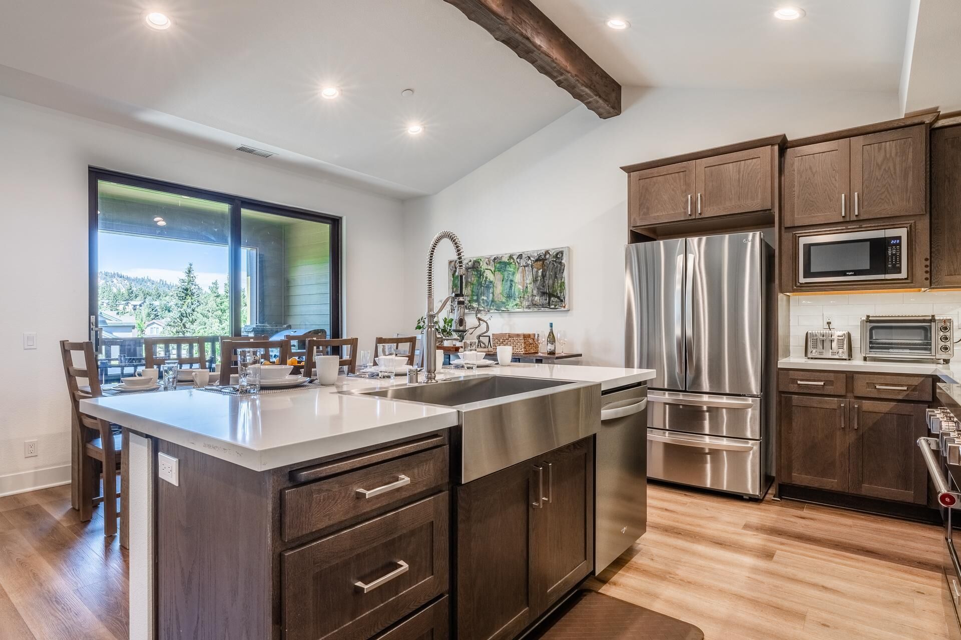 Refrigerador, microondas, horno, placa de cocina