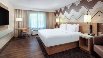 Room, 1 King Bed, Non Smoking | Premium bedding, pillowtop beds, blackout drapes, soundproofing