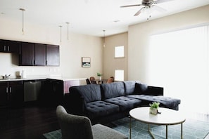 Smart TV, offices - Modern 1BR Downtown Stay | Chic & Sleek (Montgomery)