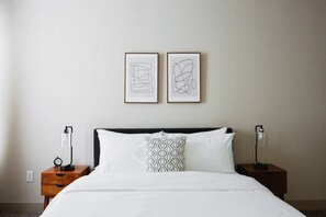 1 soverom, strykejern/-brett, wi-fi (inkludert) og sengetøy