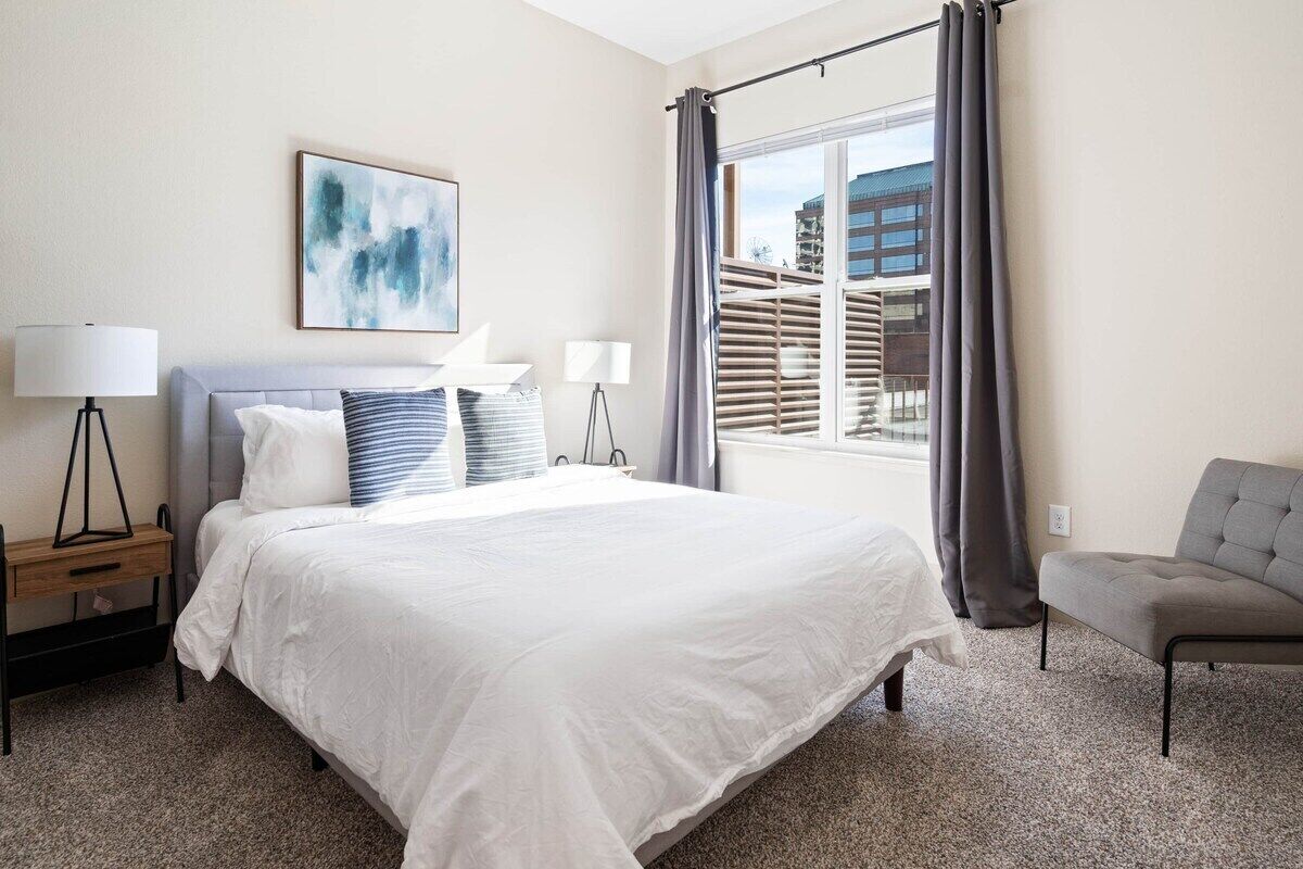 1 habitación, tabla de planchar con plancha, wifi gratis y ropa de cama 