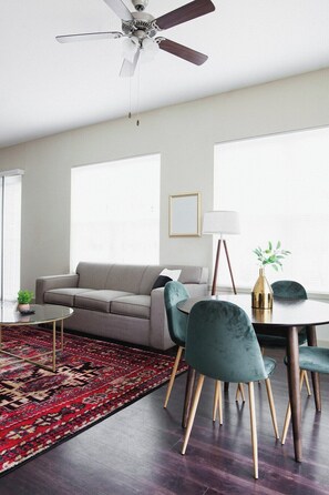 Smart TV - Cozy 1BR Retreat | Steps from Downtown (Montgomery)