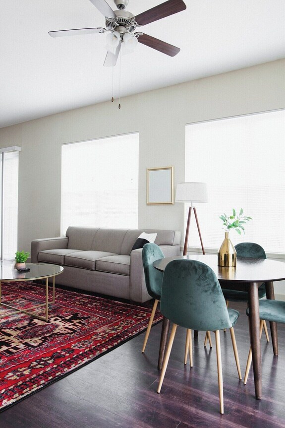 Walk To The Renaissance, Convention Center, Dining, And Nightlife From This Spacious Downtown Retreat With A King Bed, Private Balcony, Full Kitchen, Smart Tv, And Free Parking For Easy Stays. Today!! - Montgomery, AL