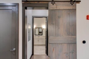 Interior - Modern Cozy Loft Near UAB & Downtown (Birmingham)