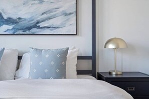 1 habitación, tabla de planchar con plancha, wifi gratis y ropa de cama 