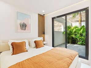 1 chambre, coffres-forts dans les chambres, fer et planche à repasser