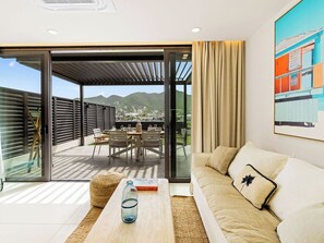 TV, stereo - A101 - Outstanding Lagoon View & Garden (Sint Maarten)