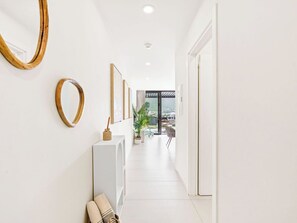 Interior - A101 - Outstanding Lagoon View & Garden (Sint Maarten)