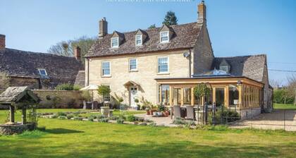 Beautiful Cotswold Farmhouse