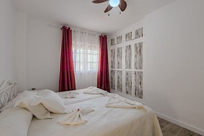 2 多间卧室、办公桌、熨斗/熨衣板、免费 WiFi