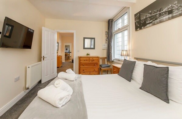 Unclassified image, 1 of 19, button