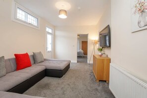 TV - Drake St, close to York station and York Centre (York)