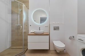 Shower, hair dryer, shampoo