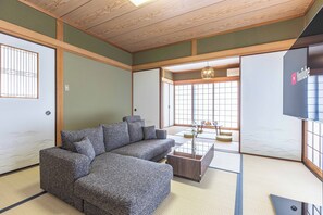 واي فاي مجانًا وملاءات أسرّة