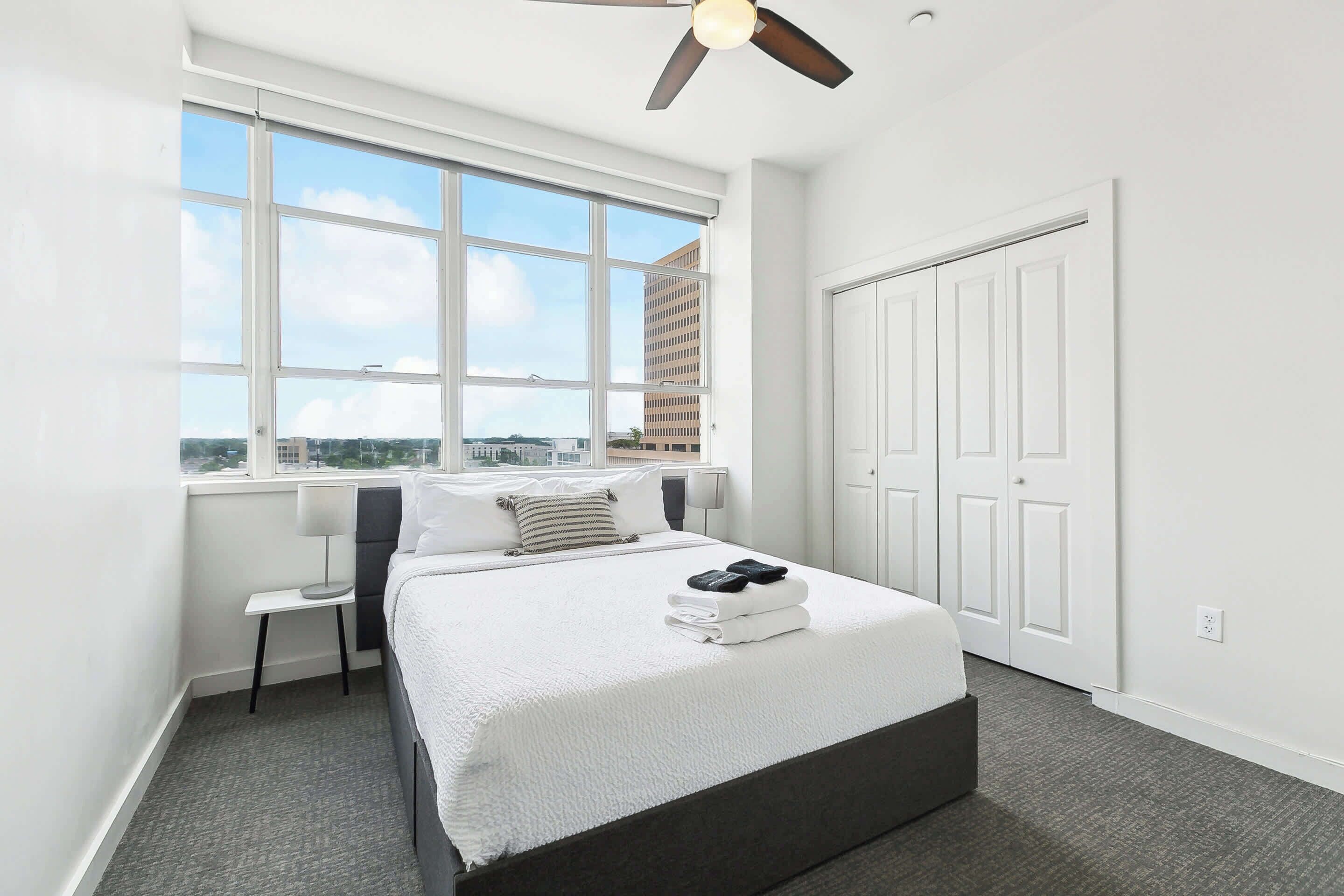 2 bedrooms, desk, iron/ironing board, WiFi