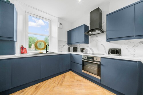 4 Bedroom Apartment - Town Centre