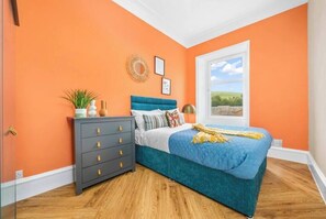 4 dormitorios, tabla de planchar con plancha, wifi y ropa de cama
