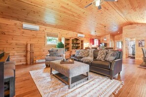 Televisión, reproductor de DVD y oficina