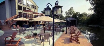 Buckeye Lake Cabin | Hot Tub & Large Porch