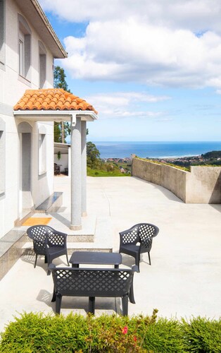 AG Anema house 10 guests, 2km from Razo surf beach