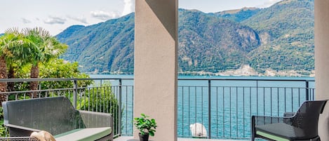 ซิตี้อพาร์ทเมนท์ | ลานระเบียง/นอกชาน