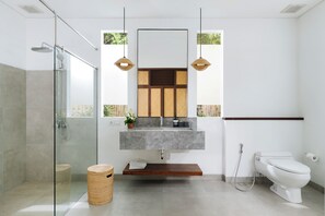4 Bedroom Pool Villa | Bathroom | Shower, free toiletries, hair dryer, slippers