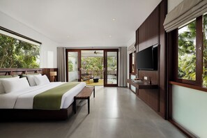 4 Bedroom Pool Villa | 4 bedrooms, minibar, desk, laptop workspace