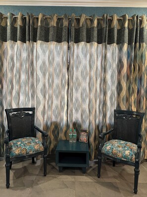 Premium Room | Living area