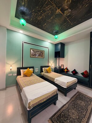 Twin Room | Living area