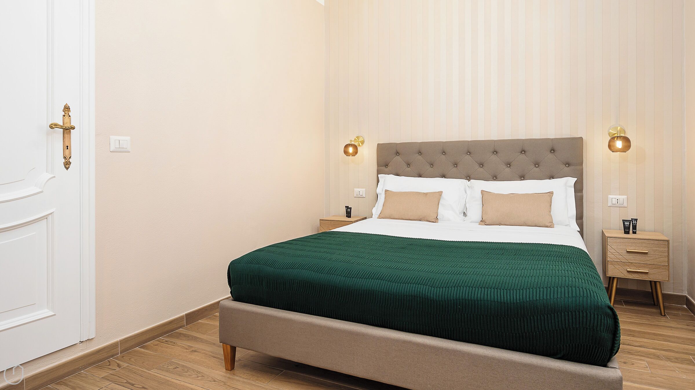 1 ห้องนอน, ผ้าปูที่นอนฝ  ้ายอียิปต์, เครื่องนอนระดับพรีเมียม