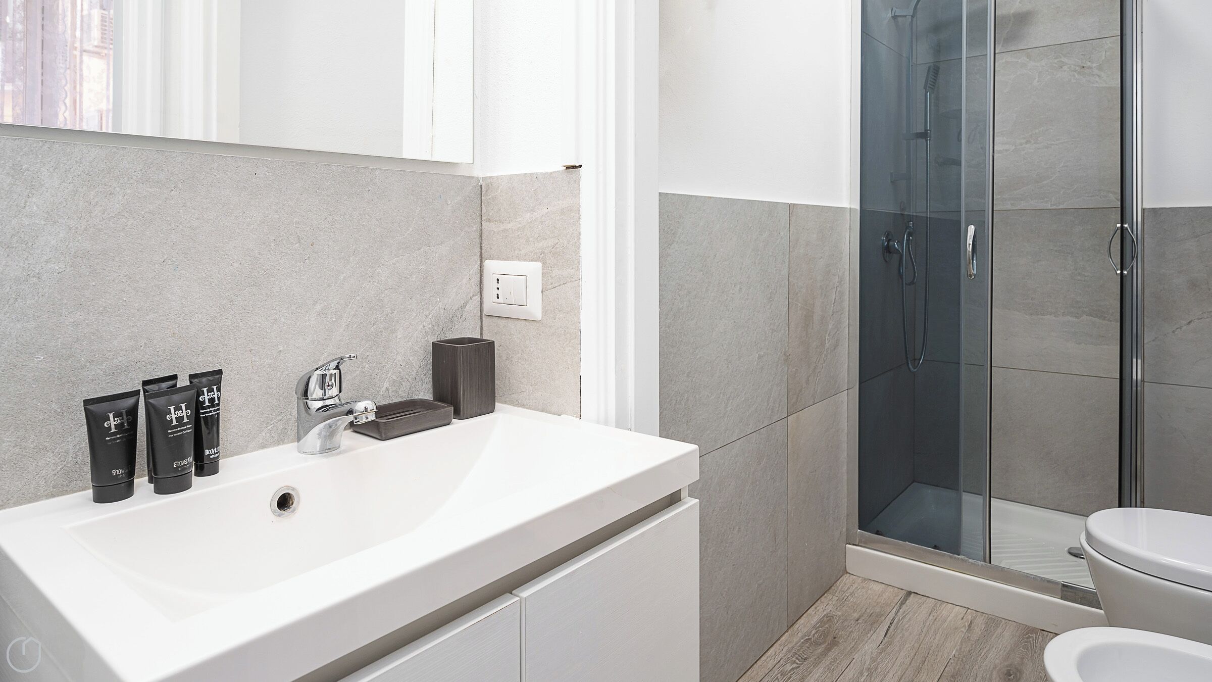 公寓 (1 Bedroom) | 浴室 | 淋浴设施、吹风机、坐浴桶、毛巾