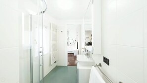 Classic Studio | Bathroom | Hair dryer, bidet, towels - Italianway - Venezia 33 (Milan)