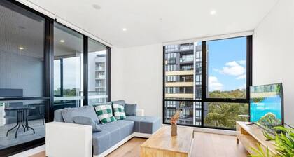 Modern 2BR Oasis - Walk to MQ Uni & Hospital