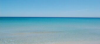 Detached villa a few meters from the sea
