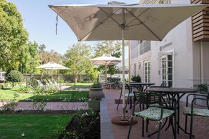 Exterior - Rozenburg Guesthouse (Stellenbosch)