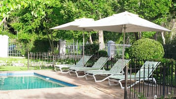 Outdoor pool, sun loungers