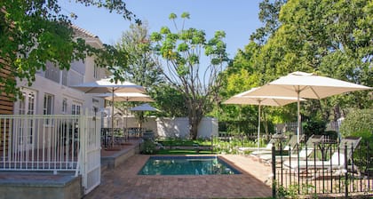 Rozenburg Guesthouse