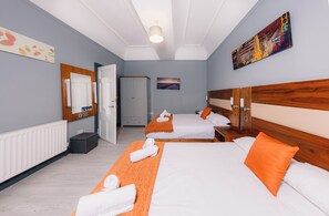 3 bedrooms, in-room safe, desk, iron/ironing board