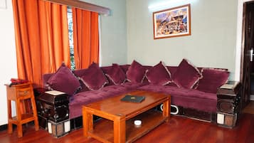 Ropa de cama de alta calidad y tabla de planchar con plancha