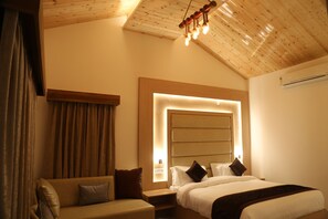Premium bedding, iron/ironing board, free WiFi, bed sheets - Oakwood Hamlet Resort - Shoghi - Shimla (Kandaghat)