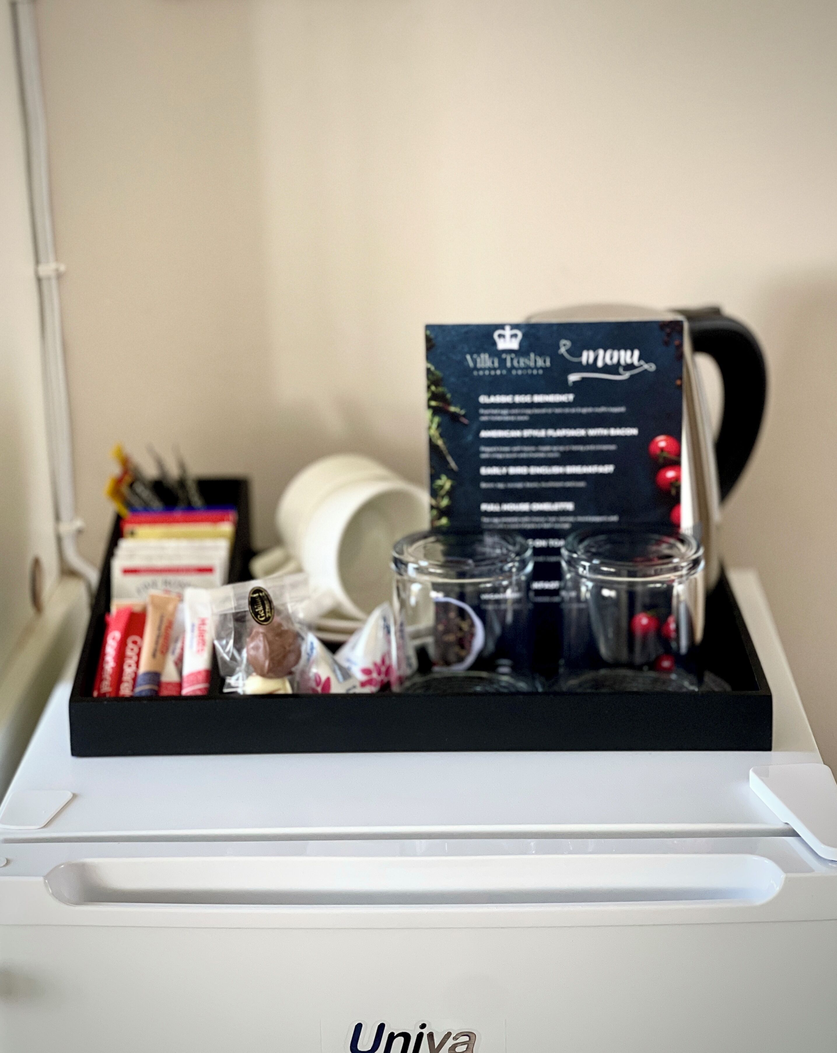 deluxe suite, 1 king bed | 1 bedroom, individually decorated, individually furnished